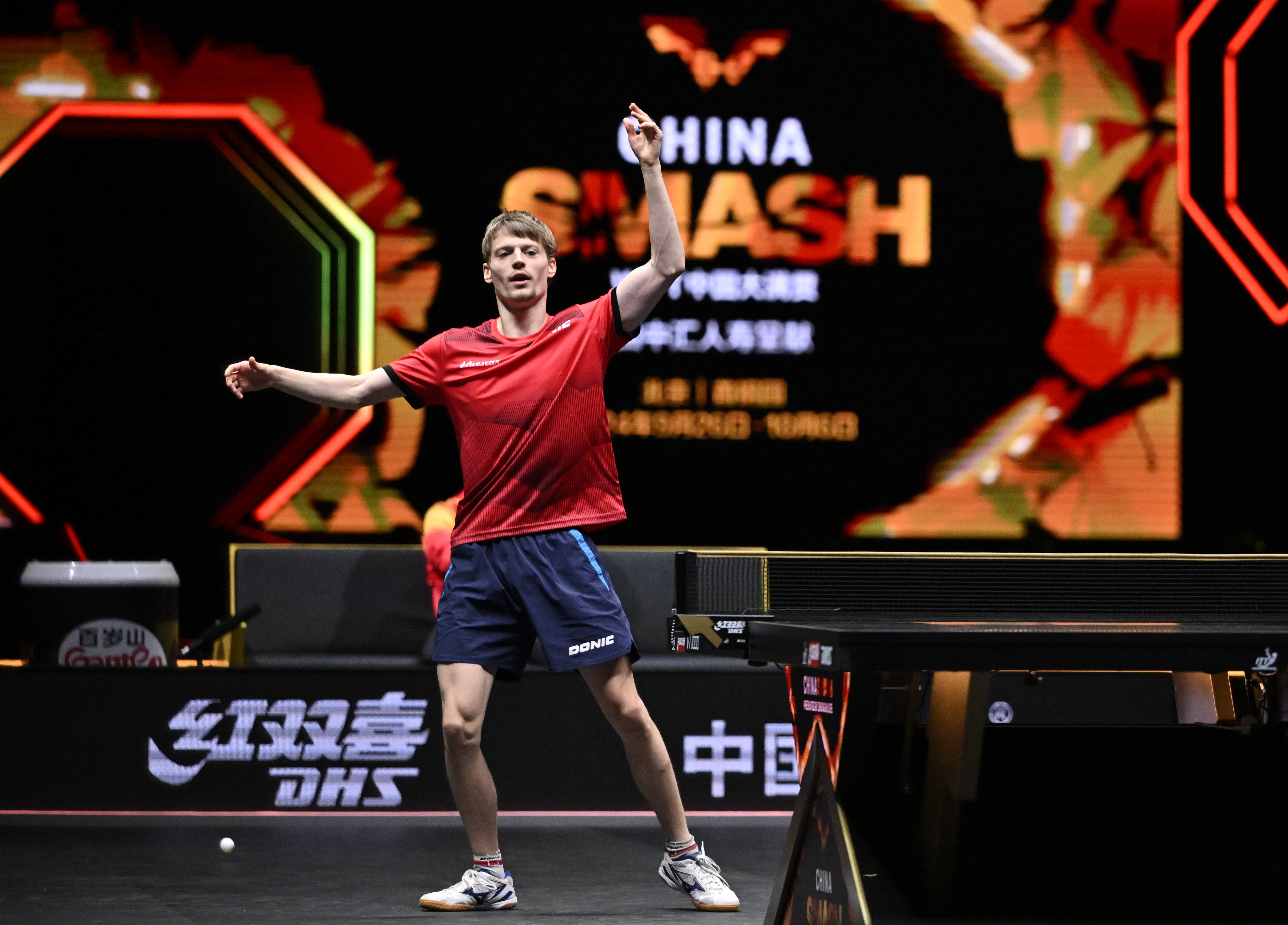 西亚卡姆爆冷击败G2,精彩发挥引爆全场!