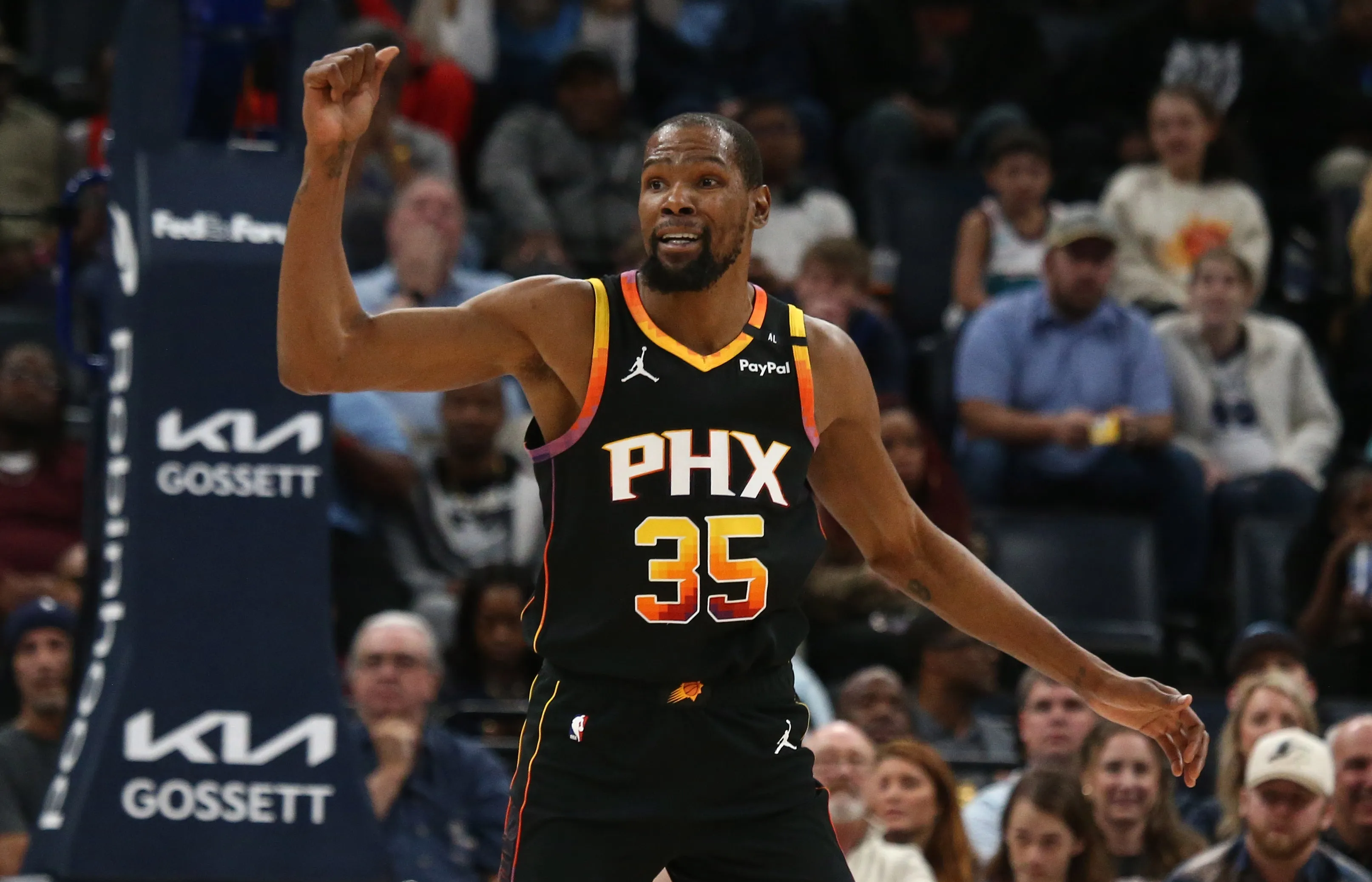 杜兰特重返赛场，败北首场状态出色，SKT观众沸腾！